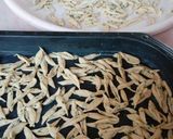 Foto langkah ke 6 dari resep Kue Bawang Gunting.