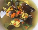 Foto langkah ke 3 dari resep Sup Kerang Hijau.
