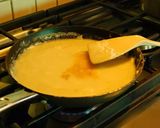 A picture of step 3 of Ricotta cheese halwa.