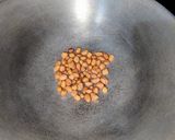 A picture of step 4 of Masala dosa.