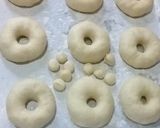 Foto langkah ke 3 dari resep Donat irit no telur no susu.