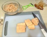 Foto langkah ke 4 dari resep Baked Sweet Potato Fries .