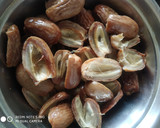 A picture of step 2 of Dates halwa.