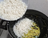 A picture of step 3 of Quick Kanda Poha.