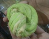 Foto langkah ke 7 dari resep Roti bunga ubi.