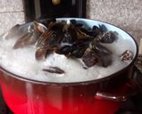 Foto del paso 1 de la receta: Mejillones en caldeirada