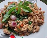 Foto langkah ke 5 dari resep THAI BASIL CHICKEN (Pad Kra Pow Gai).