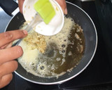 கர்லிக் பிரட் டோஸ்ட் ரெசிபி ஸ்டேப் 2 புகைப்படம்
