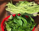Hình bước làm 1 của món Canh mồng tơi nấu nấm rơm và đậu hũ non chay