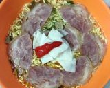 Hình bước làm 2 của món Mỳ chân giò muối