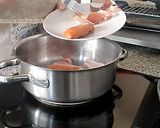Foto del paso 3 de la receta: Guiso de Alubias Blancas con Patata y Col
