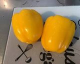 Une image de l'étape 3 de Salade de courgette, carottes et poivrons jaunes au surimi et ciboulette fraîche.
