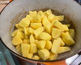 Une image de l'étape 14 de Duo de pommes de terre au lard et bouillon de sanglier.