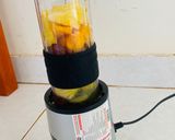 Hình bước làm 2 của món Detox Xoài - Dứa - Nho -Chuối