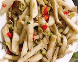Hình bước làm 3 của món Nấm đùi gà xào xả ớt