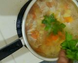 Foto langkah ke 4 dari resep Sop sosis sayuran simple.