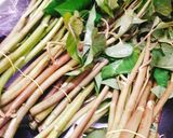 Hình bước làm 2 của món Dưa rau muống ăn cơm tấm