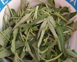 Foto langkah ke 1 dari resep Kangkung tahu saori mudah ala anak kost.