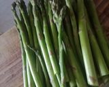 Foto del passaggio 1 della ricetta Risotto asparagi e pancetta