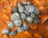 Foto del paso 9 de la receta: Potaje de garbanzos con calamares 🦑 y almejas