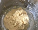 Foto langkah ke 2 dari resep Donat Empuk tanpa ulen tanpa mixer.