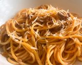 A picture of step 5 of Lebanese style spaghetti with minced meat and red sauce.