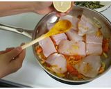 A picture of step 5 of Basa fish fillet curry with parsley.