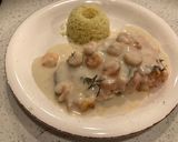 Foto del paso 7 de la receta: Salmón navideño con salsa de coco y camarones
