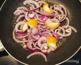Foto del paso 4 de la receta: Escalopines de pollo en salsa de limón