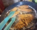 Foto del paso 4 de la receta: Milanesa de pescadilla apanada con polenta