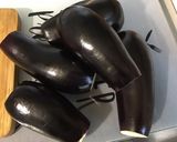 Une image de l'étape 1 de Aubergines grillées marinées aux herbes de Provence.