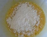Foto del passaggio 3 della ricetta Frittelle di fiori di zucca dolci!😋