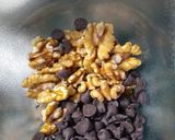 Foto del paso 5 de la receta: Budín de banana 🍌 con nueces, chispas de chocolate 🍫 🫶😌😘
