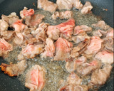 A picture of step 4 of Green pepper, bamboo-shoot and pork stir-fry.
