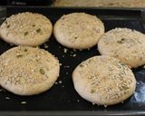 Foto del paso 4 de la receta: Bollitos integrales con semillas