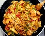 รูปขั้นตอนการทำที่ 3 ของ ผัดหมี่สิงคโปร์  Stir fry Singapore Noodles
