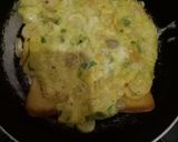 Foto langkah ke 4 dari resep Roti Jhon Kreasi Roti Tawar.