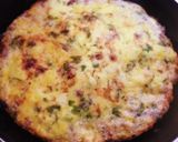 صورة لخطوة 4 من وصفة عجة البيض بالبطاطس والجبنة