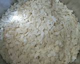 A picture of step 3 of Kaande Matar Pohe (Savory Flattened Rice With Green Peas).