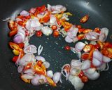 Foto langkah ke 3 dari resep Terong Lalap Tomat Cabe Garam.