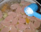 Foto langkah ke 5 dari resep Sup sosis.