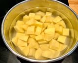 Une image de l'étape 1 de Pommes de terre sautées au persil.