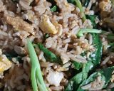 รูปขั้นตอนการทำที่ 2 ของ "ข้าวผัดไข่โบราณ / ข้าวผัดซีอิ๊ว" 🍳🍚