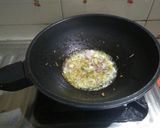 A picture of step 2 of Green peas paratha.