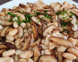 Foto del paso 3 de la receta: Salteado de shiitake con alubias