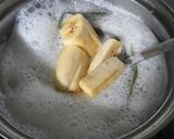 Foto langkah ke 4 dari resep Kluay Buat Chi.