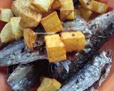 Foto langkah ke 1 dari resep Sambal Ikan Sarden + Kentang.
