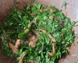 Foto langkah ke 3 dari resep Kering daun melinjo dan ikan asin jambrong.