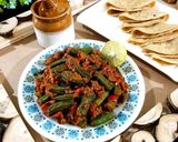 A picture of step 5 of Okra masala.