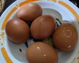 Gambar langkah 2 resipi 4:8:26 - Telur separuh masak.